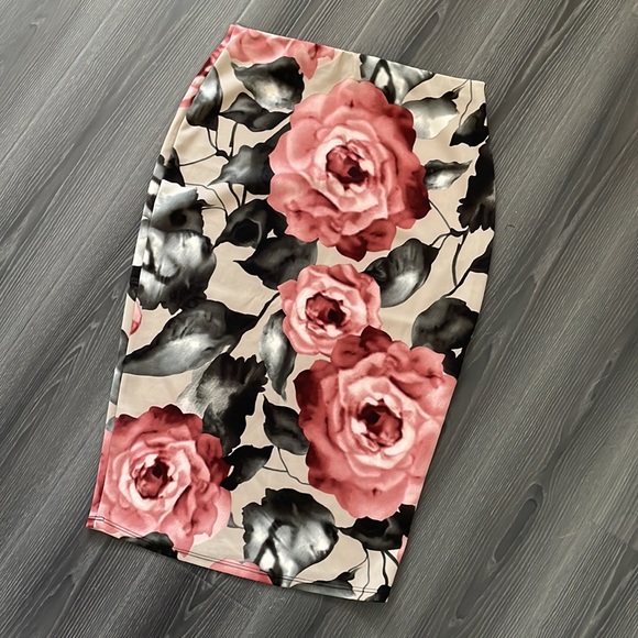 NWT Gorgeous Midi Skirt - Picture 2 of 4